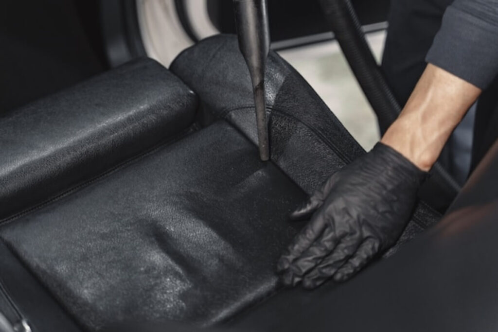 Alcantara vs Suede