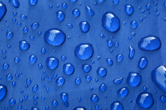 Tarpaulin vs Canvas: Their Differences: Water Resistance