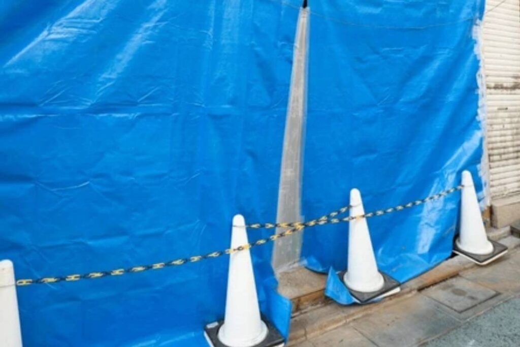 A PE tarpaulin sheet is durable with heavy duty thickness for protection.
